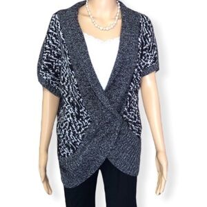 Bisou Bisou Short Sleeve Cardigan Snap Front Size M